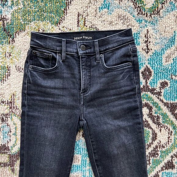 Denim form cropped jeans, size 24 - Picture 6 of 8